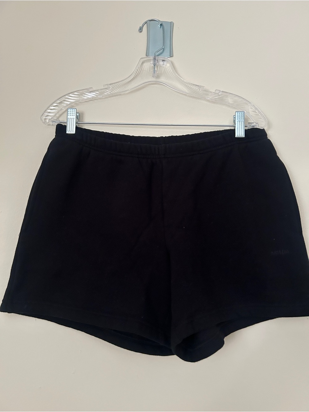 Aritzia Black Boyfriend Fit Shorts